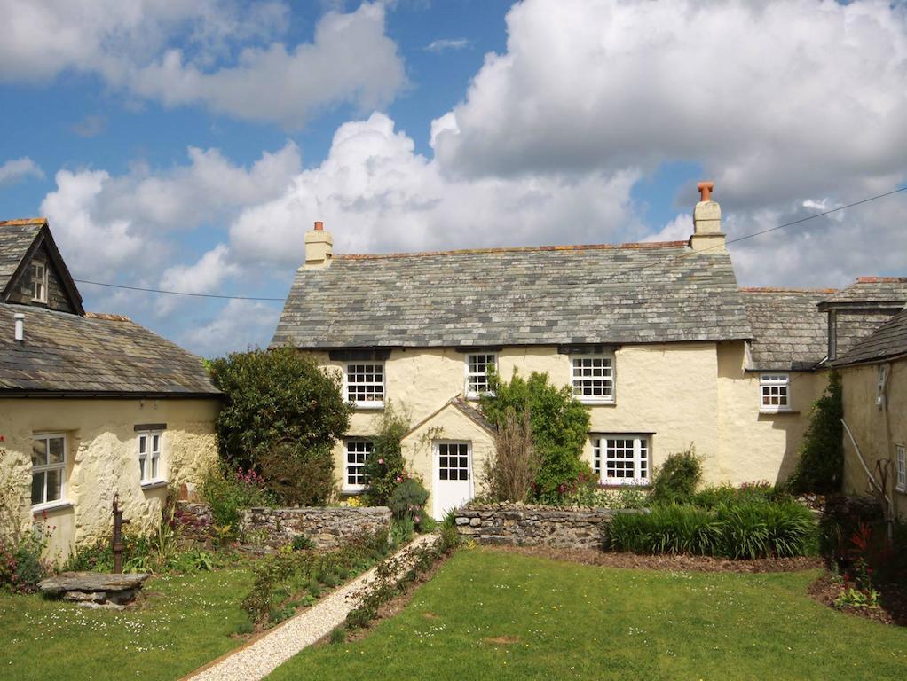 Higher Tresmorn Farm Bed & Breakfast Crackington Haven Екстериор снимка